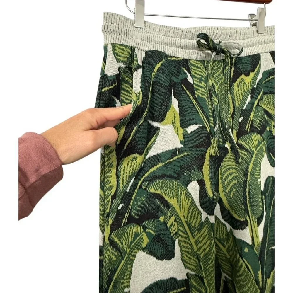 Twenty Montreal Women's Long Sleeve Hoodie & Joggers Hyper Reality Leaf Size M